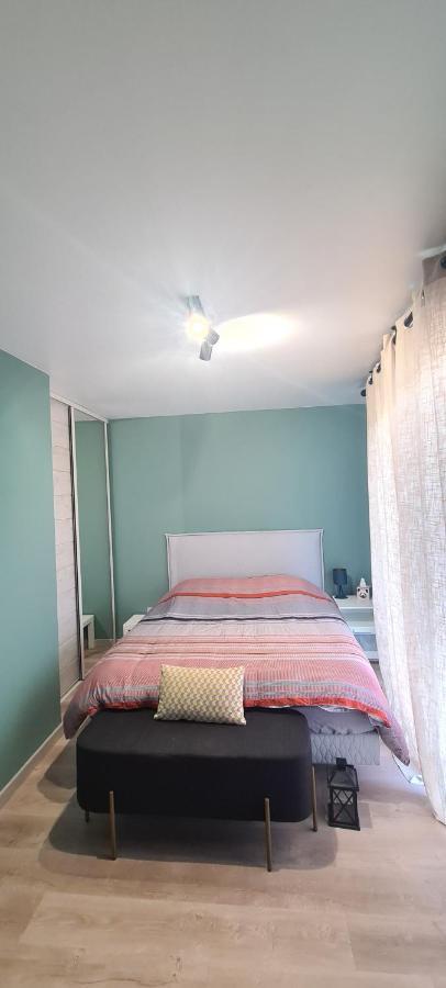 Charmant Logement Avec Jacuzzi Mantes-la-Jolie Esterno foto