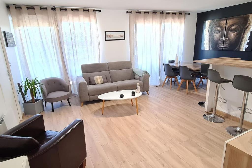 Charmant Logement Avec Jacuzzi Mantes-la-Jolie Esterno foto